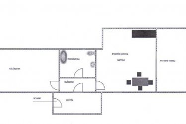 Eladó ikerház fél Felsőgöd kertvárosi részén.

Eladásra kínálok 190 m2-es telken, 83 m2-es, kétszintes (58 m2 + 25 m2) alapterületű téglaépítésű, 1 + 2 fél szobás ikerház felet.

A lakóépület az 1980-as években épült beton alapra, tégla falazattal és cserépborítással.
Az elmúlt pár évben komplett felújításon ment keresztül az ingatlan. Megújult a tetőszerkezet, az elektromos hálózat (32 Amper), a gépészeti rendszer, kondenzációs kazánnal, meleg víz tárolóval, radiátoros- és padlófűtéssel, külön-külön vezérelve, műanyag nyílászárók redőnnyel, szúnyoghálóval vannak ellátva. Az épület két kéménye újra építve és kibélelve.
Az emeleti szintre 3, 5 kW-os hűtő-fűtő klíma került.
Az ingatlan külső homlokzata 15 cm kőzetgyapot szigetelést kapott, a lábazatot 10 cm xps burkolja. A felső szint tetőterébe is 30 cm vastagságú kőzetgyapot szigetelés lett lerakva.
Új műanyag nyílászárók redőnnyel, szúnyoghálóval vannak ellátva.
Az ingatlan ügyvédi megosztással rendelkezik.
A földszinten dupla előszoba, hálószoba, kádas fürdőszoba WC-el és egy nappali-konyha található. A nappaliból egy 15 m2-es beton teraszra jutunk ki, ahol kipihenhetjük a munkában
elfáradt testünket. A nappaliból visz fel egy kényelmes lépcső a felső szintre, az itt lévő közlekedőn át és a külön nyíló hálószoba valamint egy zuhanyzós-WC- kézmosós fürdőszoba található.
Az ingatlan fűtése kombi gázcirkóval és az emeleti szinten inverteres hűtő-fűtő klímával történik. A földszinti helyiségekben (előszoba, nappali, és a fürdőszoba padlófűtéssel ellátva.

Az udvar-kert rész 190 m2, magas ágyások lettek kialakítva, illetve egy 14 m2-es kis ház (tároló) található.

Felsőgöd kiváló infrastruktúrával rendelkezik. Iskola, óvoda, posta, orvos, gyógyszertár és bevásárlási lehetőségek elérhető távolságon beül, néhány saroknyira a termálfürdő és strand. A közlekedés Vác és Budapest irányába vonattal és gépkocsival is kiváló. Mindkét város gyorsan elérhető.

Ajánlom azoknak, akik szeretik a csendes, nyugodt életvitelt valamint befektetésként is remek lehetőség van benne.

CSOK IGÉNYELHETŐ!

Ár: 67. 000. 000.-Ft

További információért és a megtekintéssel kapcsolatban, várom megtisztelő hívását!
Amiben még segíteni tudok:
- ha a vásárláshoz még el kell adnia ingatlanát
- energetikai tanúsítvány készítése 72 órán belül
- ingyenes hitelügyintézés
- jogi háttér
- földhivatali ügyintézés
- ajánlatok küldése e-mailben országos adatbázisból.

Tel: 70-558-1160