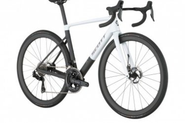 2025 Scott Addict RC Pro Road Bike ~ KINGCYCLESPORT